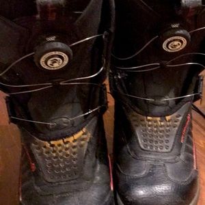 Size 11 used snow boarding boots with boa laces